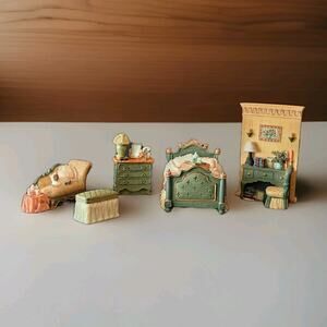 Avon Fine Collectibles Victorian Memories Mini Furniture Collectibles Bedroom